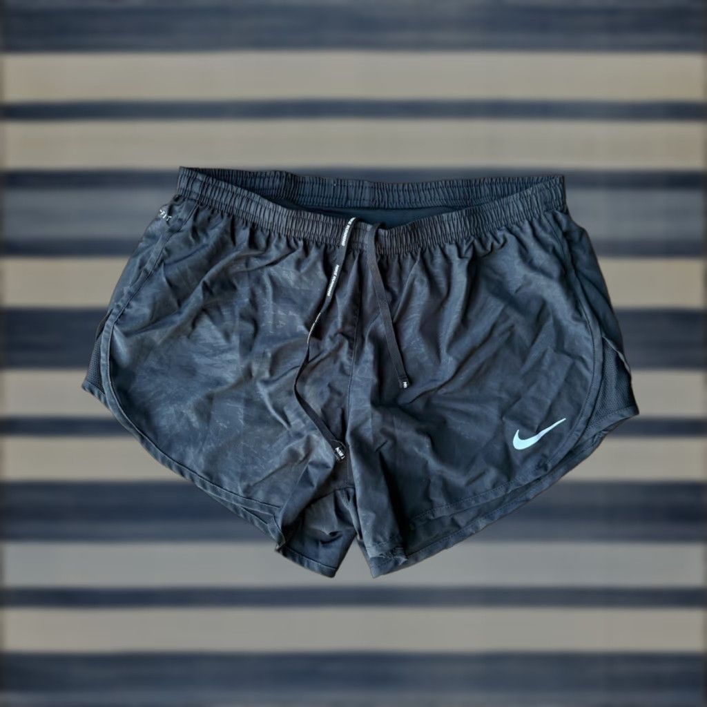 Nike Nike Women’s Shorts Running Lining Core Flex Elevated Black Medium ADV Swift Size 32" / US 10 / IT 46 - 1 Thumbnail