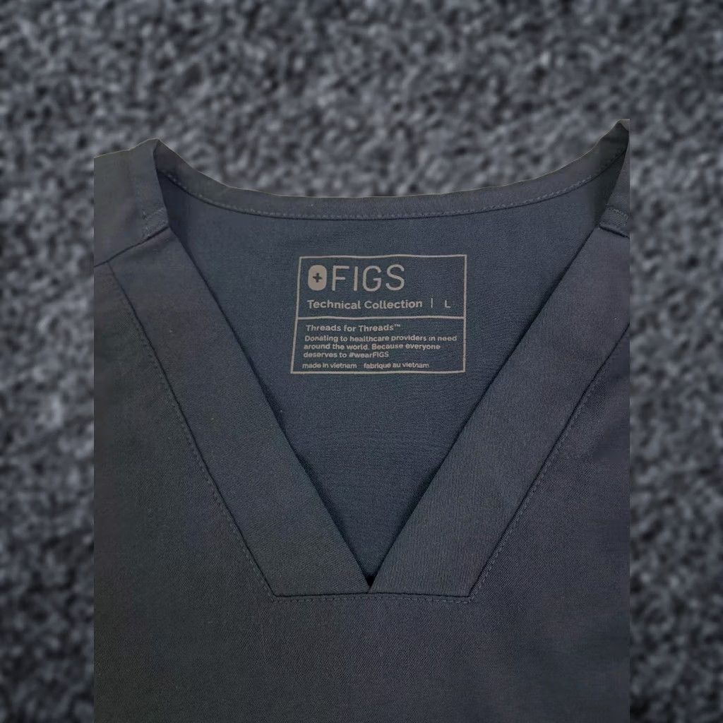 Vintage Figs Mens Scrub Top Technical Collection Large Bluish/Grey Pockets V Neck TM3000 #5906 Mens Size L Size US L / EU 52-54 / 3 - 1 Thumbnail