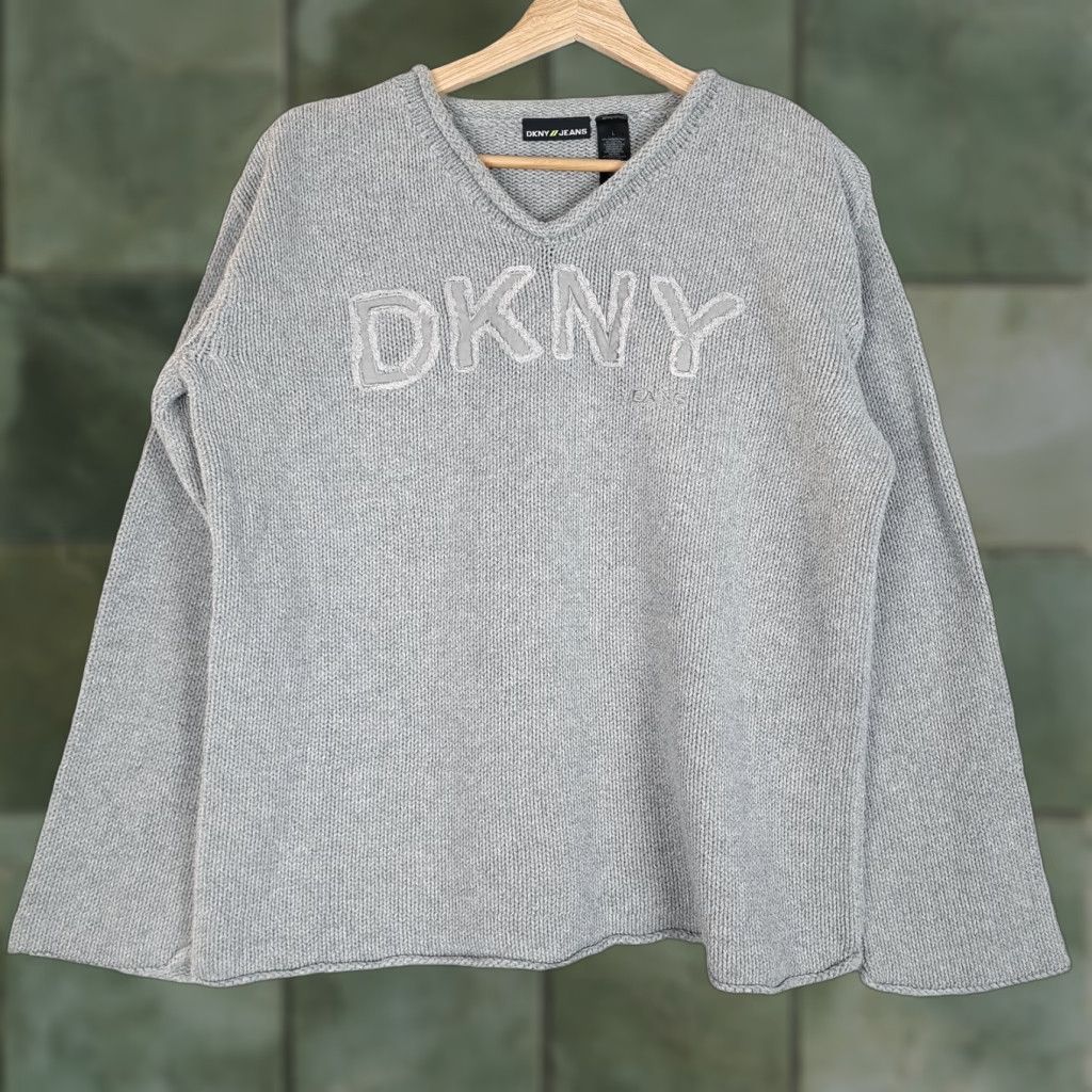 DKNY VINTAGE DKNY Sweater Womens Large Gray Logo V-Neck Knit Pullover Relaxed 90s Mens Womens Size L / US 10 / IT 46 - 1 Thumbnail