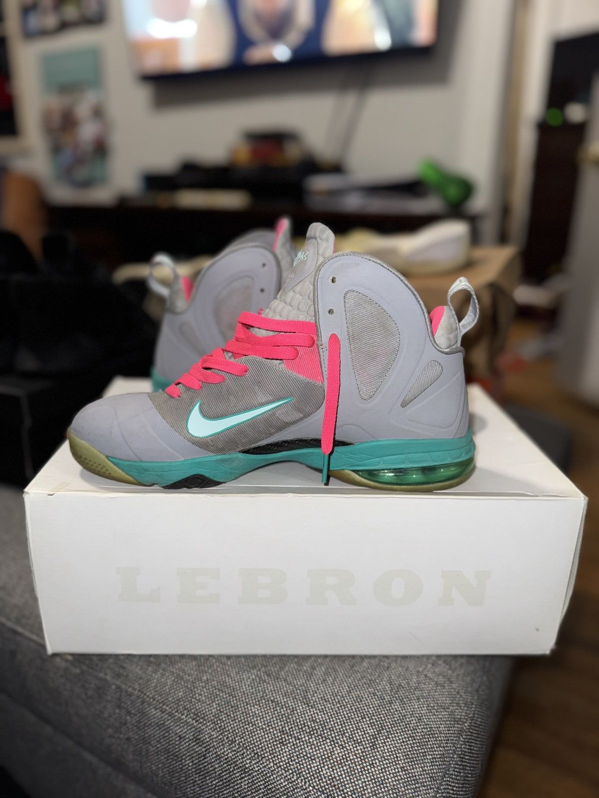 Nike LeBron 9 South Beach P.S. Elite Size US 11 / EU 44 - 6 Thumbnail