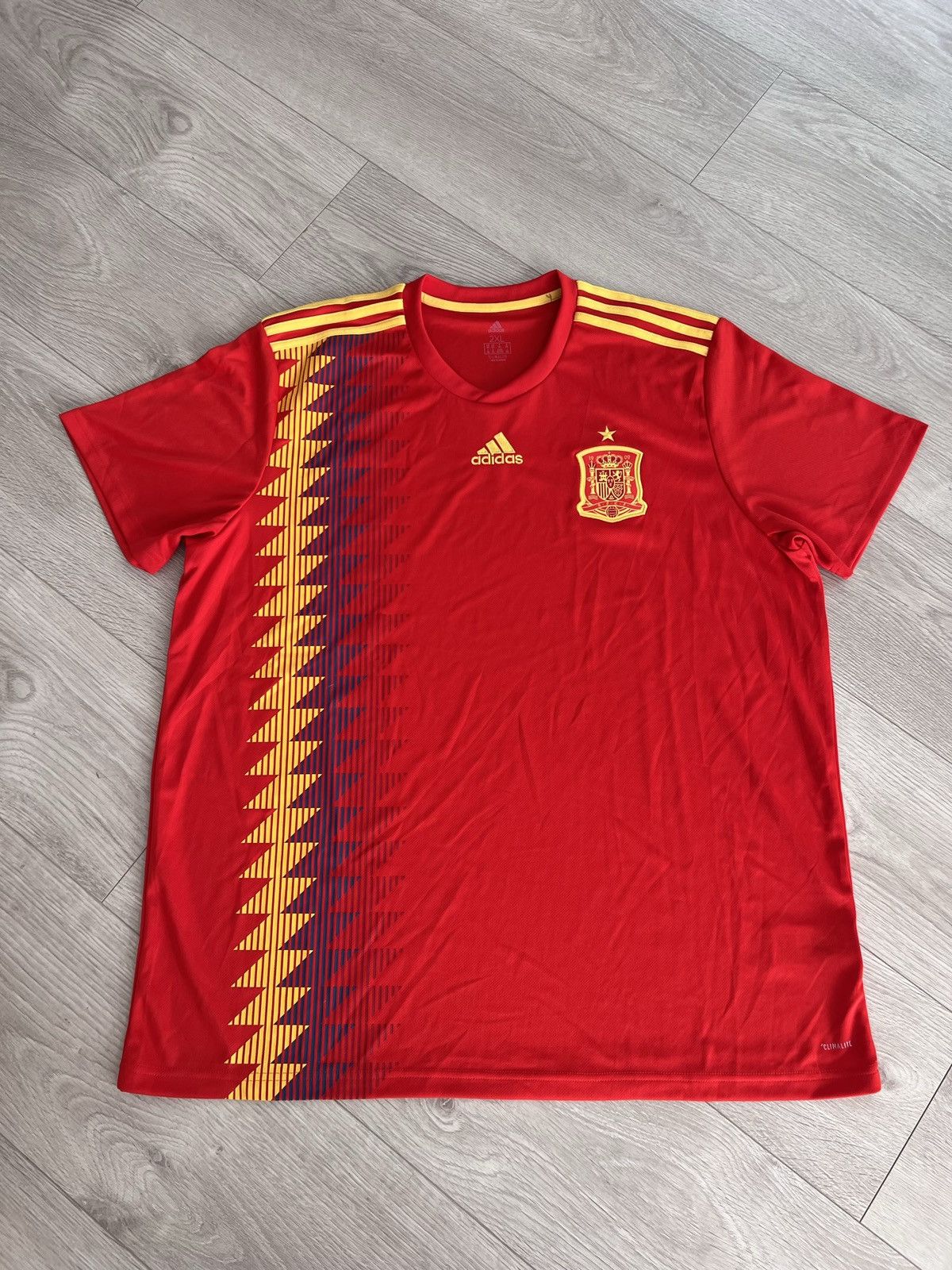 Vintage Adidas 2018 Spain Home Soccer Kit Jersey Size US XXL / EU 58 / 5 - 2 Thumbnail
