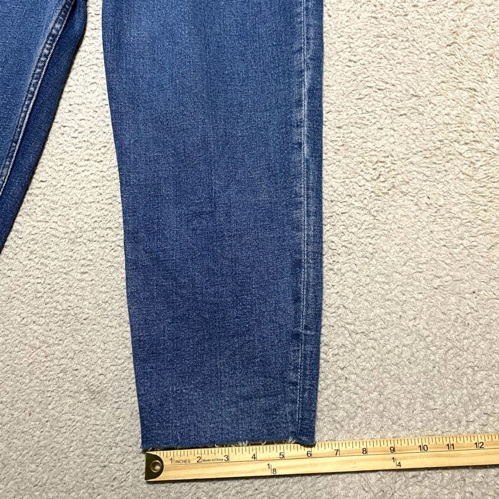 Abercrombie & Fitch Abercrombie & Fitch Mom Jeans Womens 8 Blue Denim Medium Wash Cropped High Rise 5-Pocket Solid Pattern 90s Theme Women Jeans Size 30" / US 8 / IT 44 - 5 Thumbnail