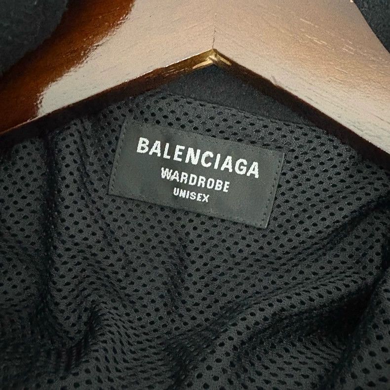 Balenciaga Balenciaga SportyB embroidered logo polar fleece jacket co Size US S / EU 44-46 / 1 - 3 Thumbnail