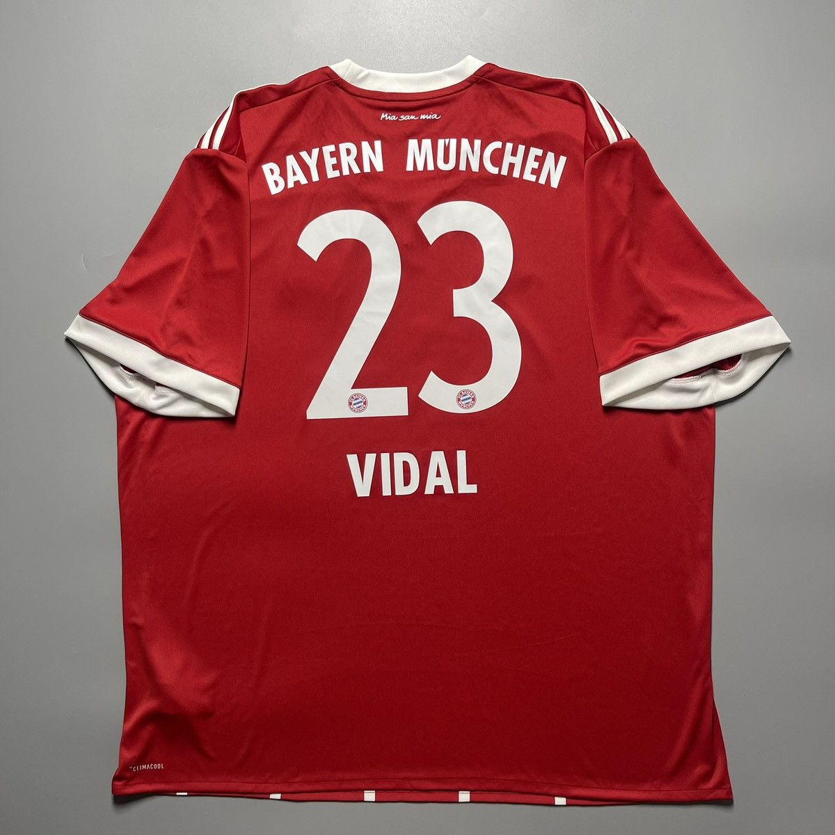 Vintage BAYERN ADIDAS 2017/2018 FOOTBALL HOME JERSEY #23 VIDAL Size US XXL / EU 58 / 5 - 1 Thumbnail