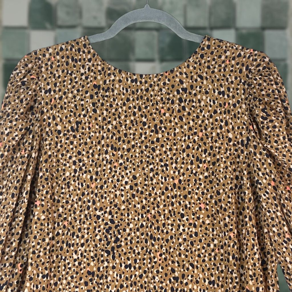 Vintage Dolan Womens Brown Animal Print Long Sleeve Round Neck Lightweight Shirt L Size L / US 10 / IT 46 - 1 Thumbnail