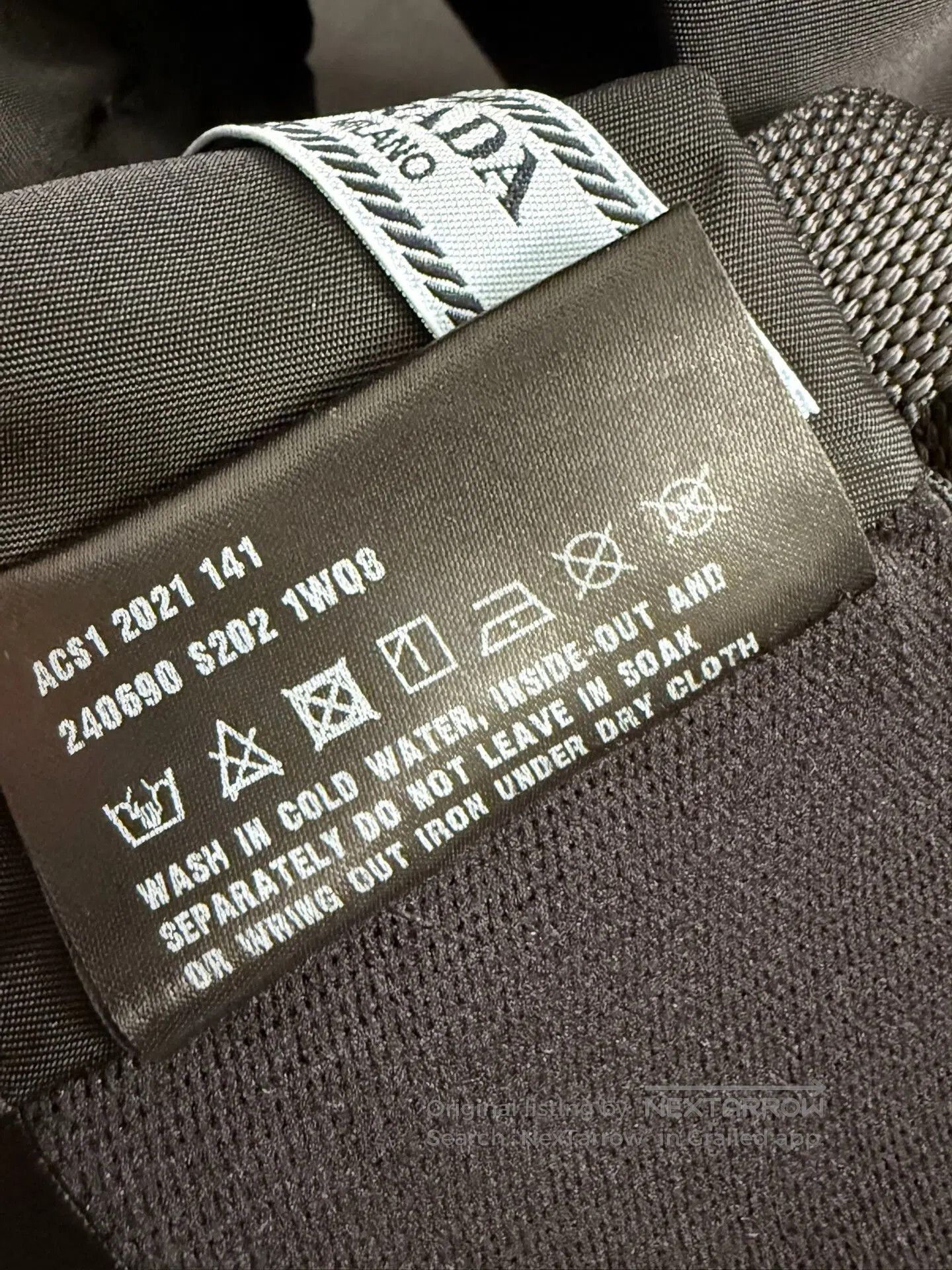 Prada Prada Layering Fashion Piece. Size M / US 6-8 / IT 42-44 - 7 Thumbnail