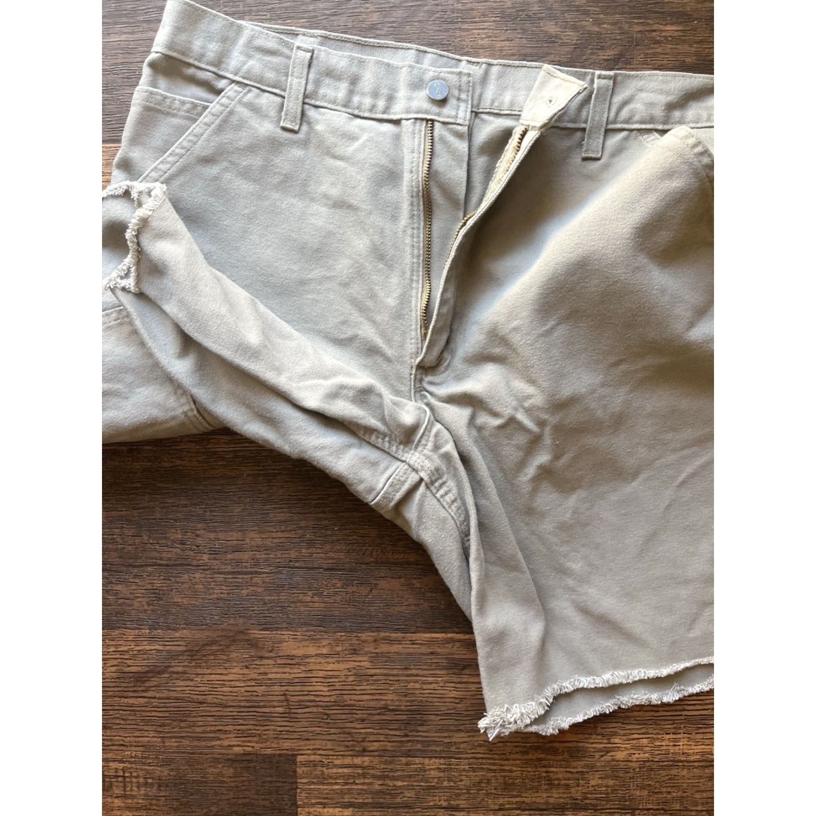Carhartt VINTAGE Carhartt Shorts Beige Sand Solid 36 Cargo Relaxed Workwear Cut-Off Men’s Shorts Sand Beige Cargo 90s Grunge Outdoor Mens Size US 36 / EU 52 - 5 Thumbnail