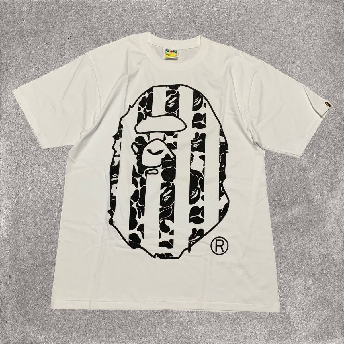 Bape Bape Large Big Ape Head Camo White Tee A Bathing Ape Size US L / EU 52-54 / 3 - 1 Thumbnail