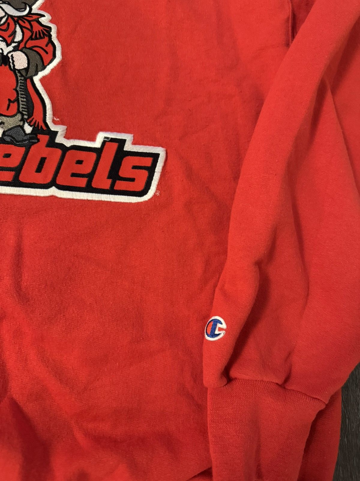Champion UNLV Rebels Champion Embroidered Crewneck Sweatshirt Vintage Size US M / EU 48-50 / 2 - 3 Thumbnail