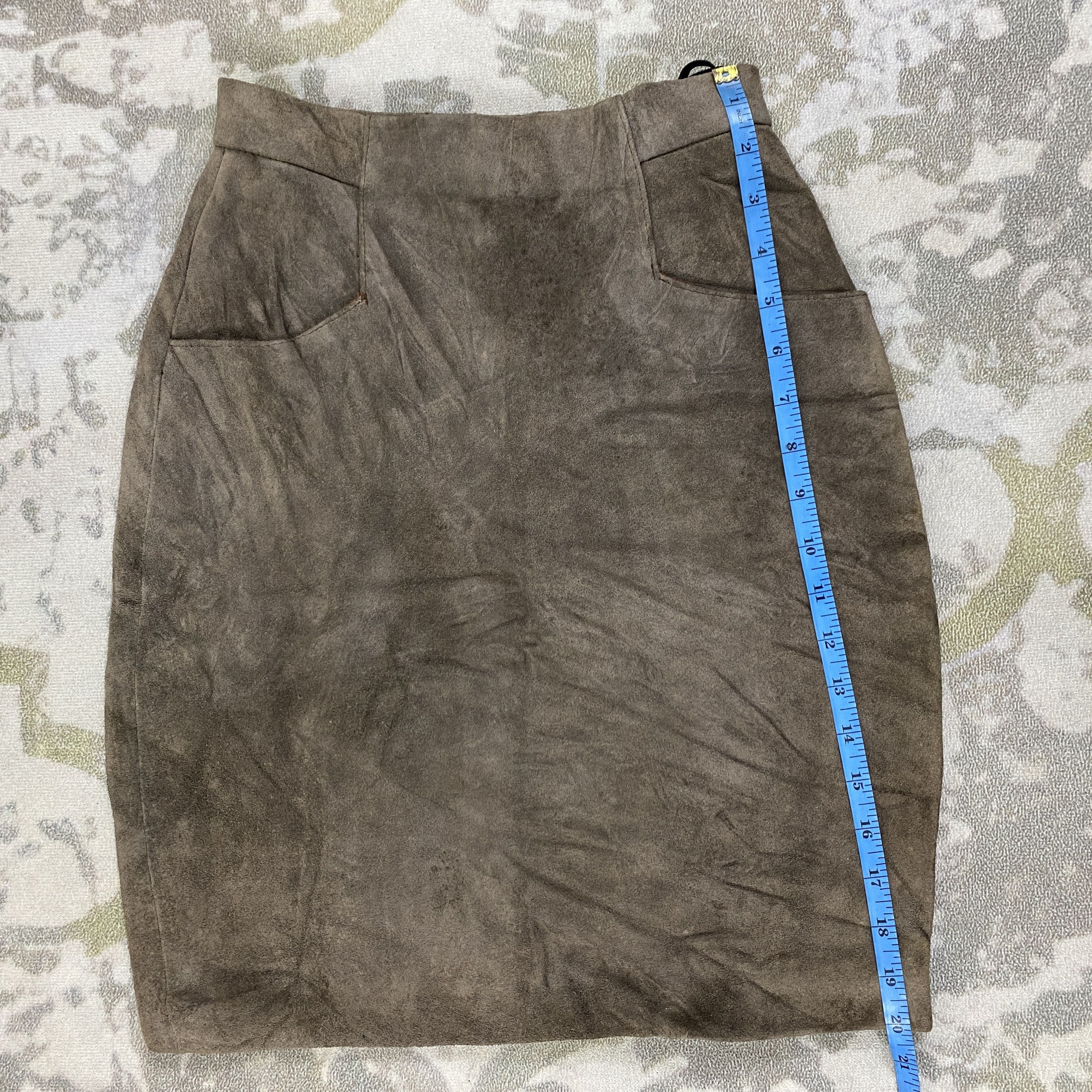 Japanese Brand Vintage High Standard Leather Skirt- J424 Size 22" - 4 Thumbnail