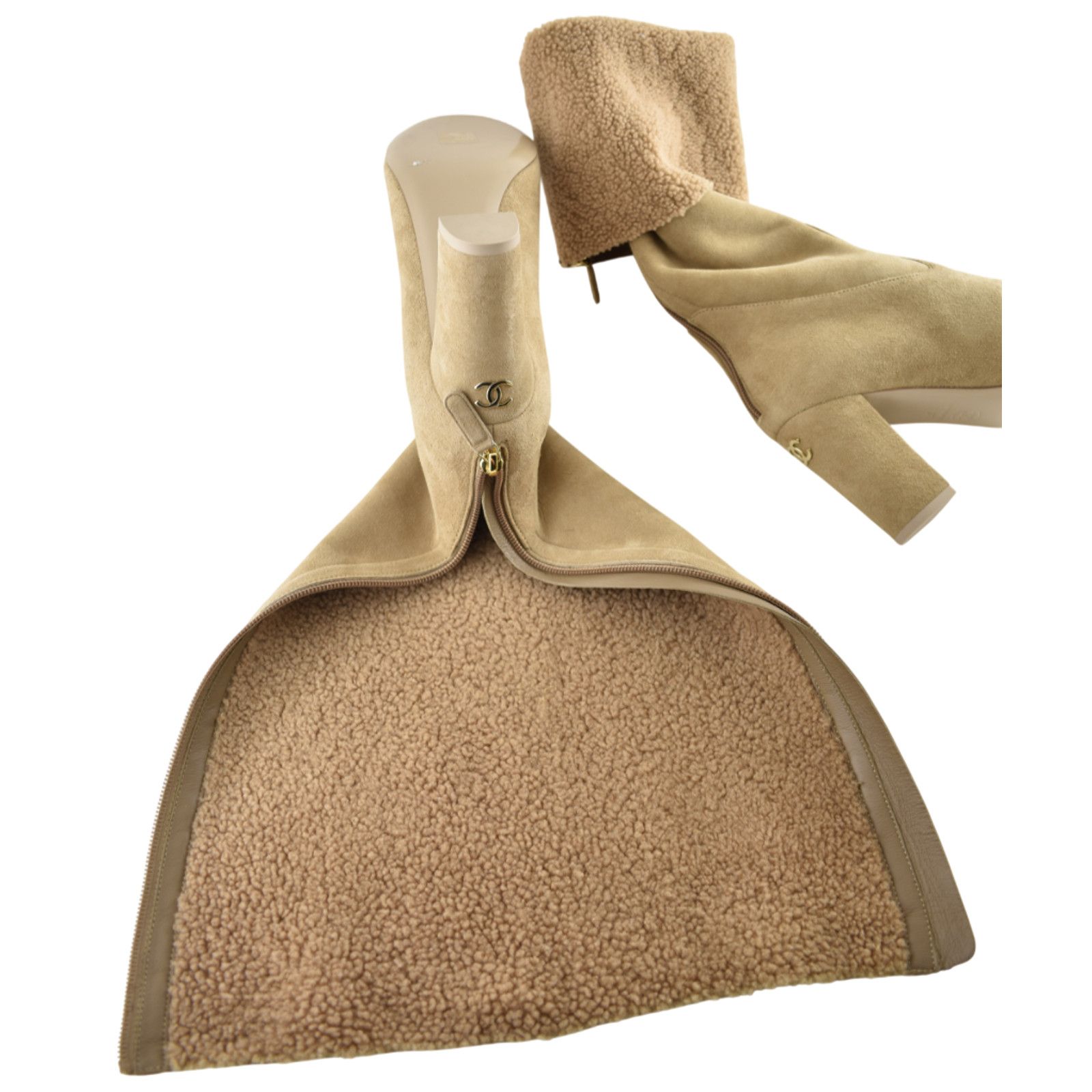 Chanel Chanel 24K Beige Suede Shearling CC Knee High Boots 37.5 Size US 7.5 / IT 37.5 - 8 Thumbnail