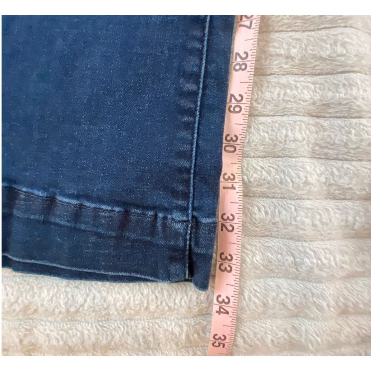 7 For All Mankind 7 For All Mankind DOJO Flare Dark Denim Jeans, 29x34" Inseam Size 29" - 3 Thumbnail