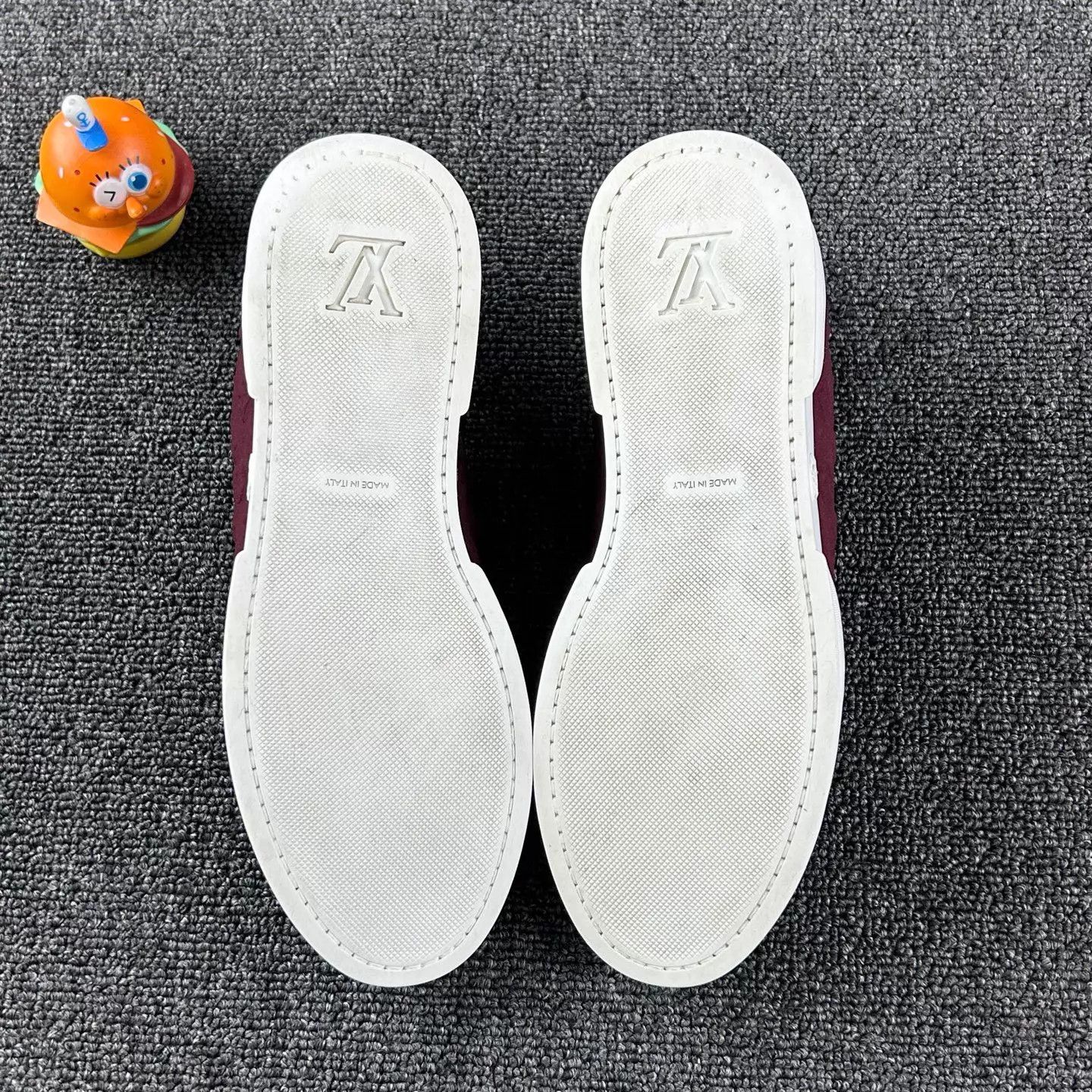 Louis Vuitton LV embossed logo burgundy suede sneakers 35.5 Size US 5 / IT 35 - 6 Thumbnail