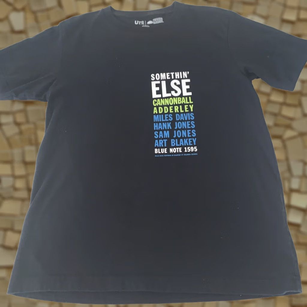 Uniqlo VINTAGE Uniqlo T-Shirt Size US S / EU 44-46 / 1 - 1 Thumbnail