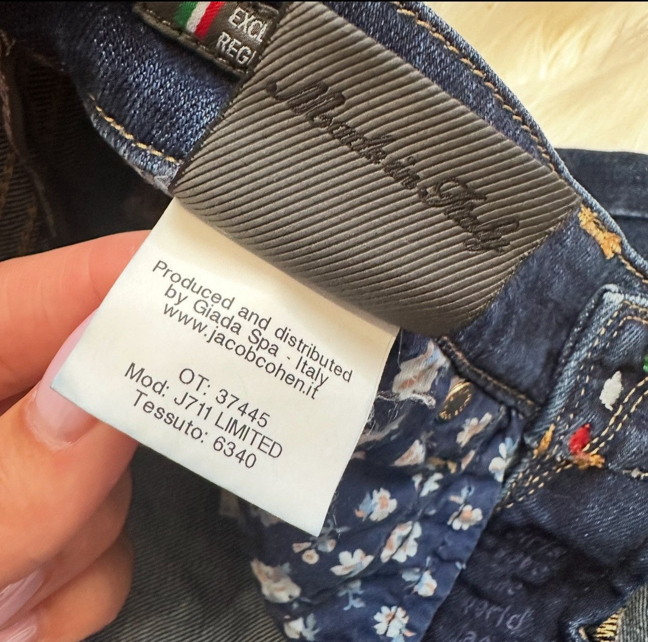 Jacob Cohen Jacob Cohen jeans vintage luxury Size 26" / US 2 / IT 38 - 10 Thumbnail