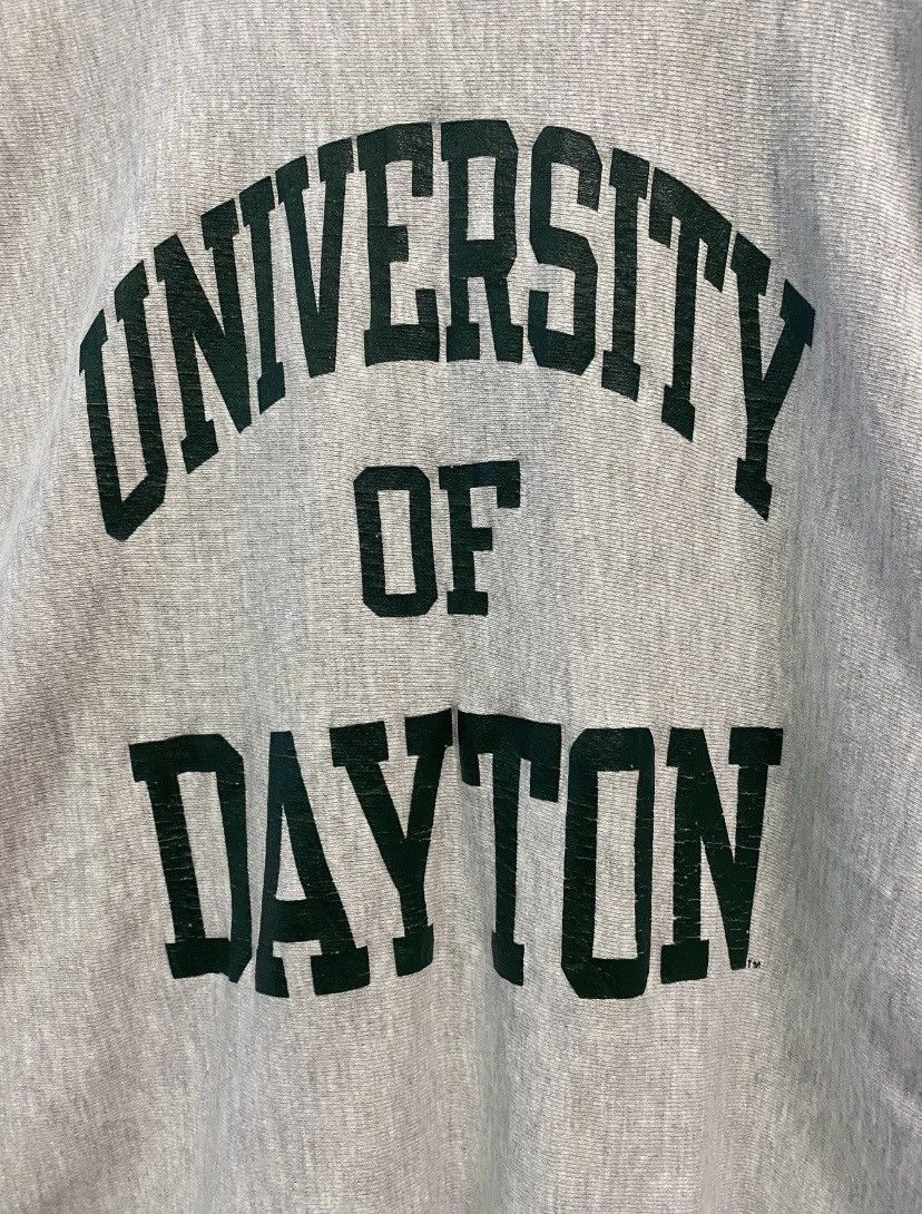 Champion Vintage champion reverse weave university of dayton crewneck Size US M / EU 48-50 / 2 - 3 Thumbnail