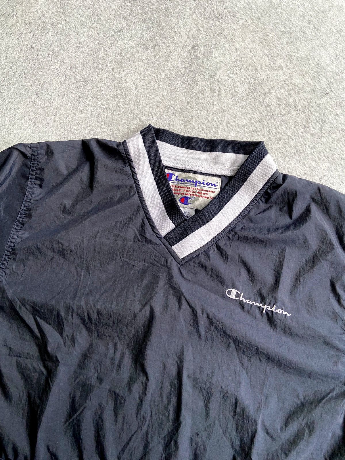 Champion Vintage Champion 90’s V Neck Nylon Jacket Size US L / EU 52-54 / 3 - 2 Thumbnail