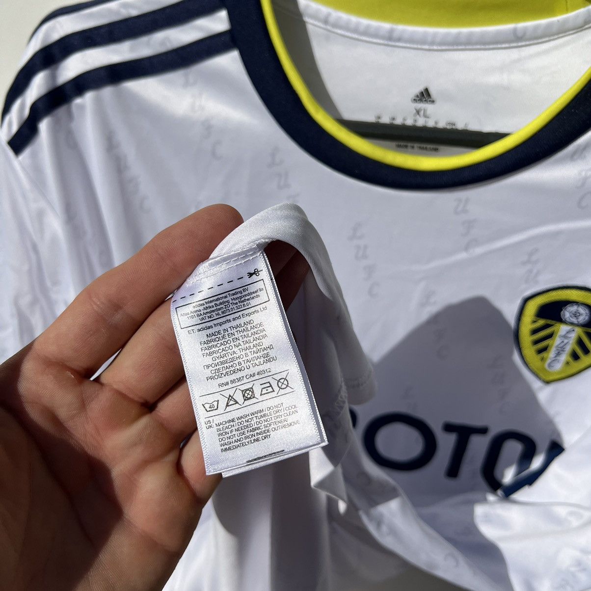 Other Leeds United sbotop jersey Size US XL / EU 56 / 4 - 4 Thumbnail