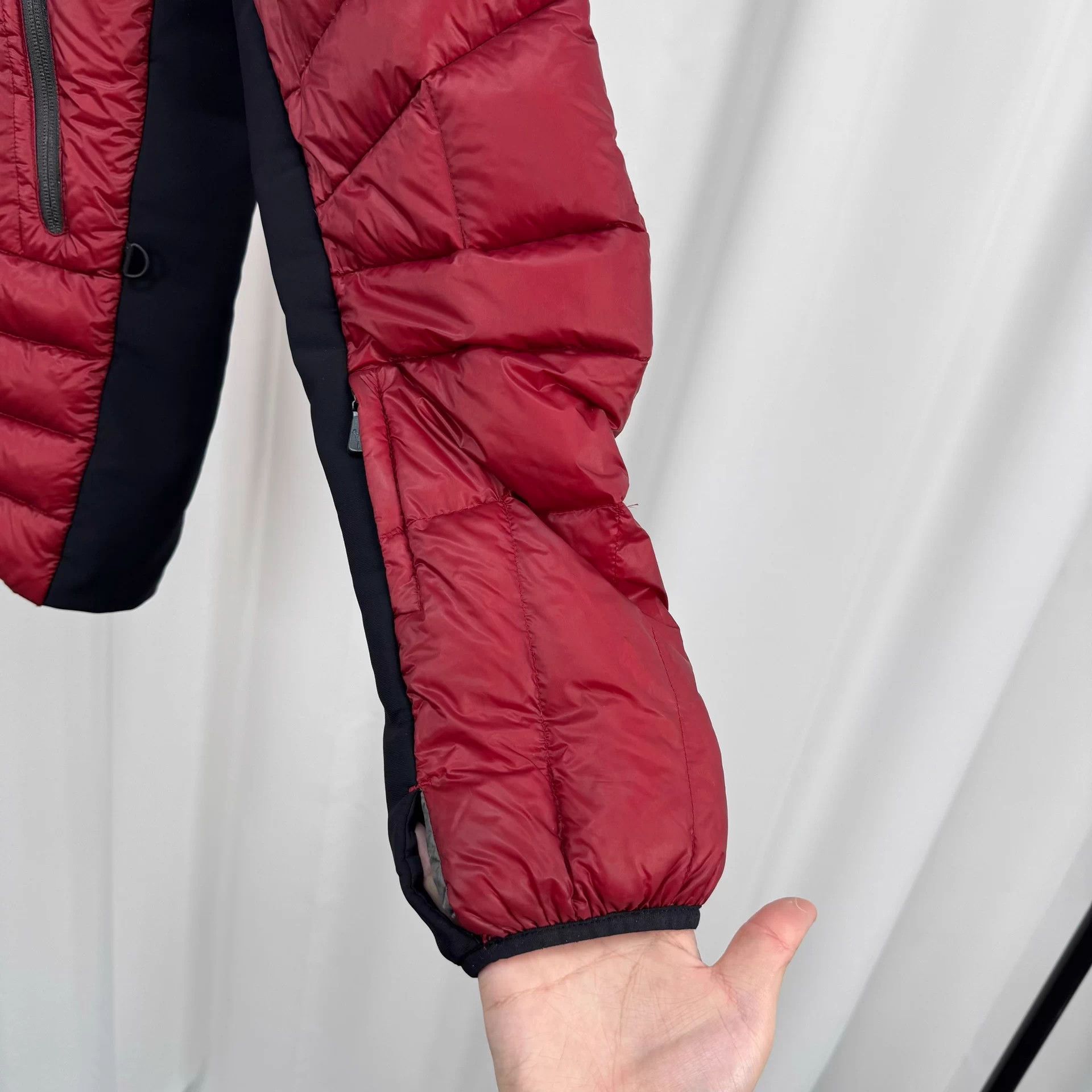 Moncler Moncler size 5 embroidered logo down coat 95 new mended Size XXL / US 16-18 / IT 52-54 - 4 Thumbnail