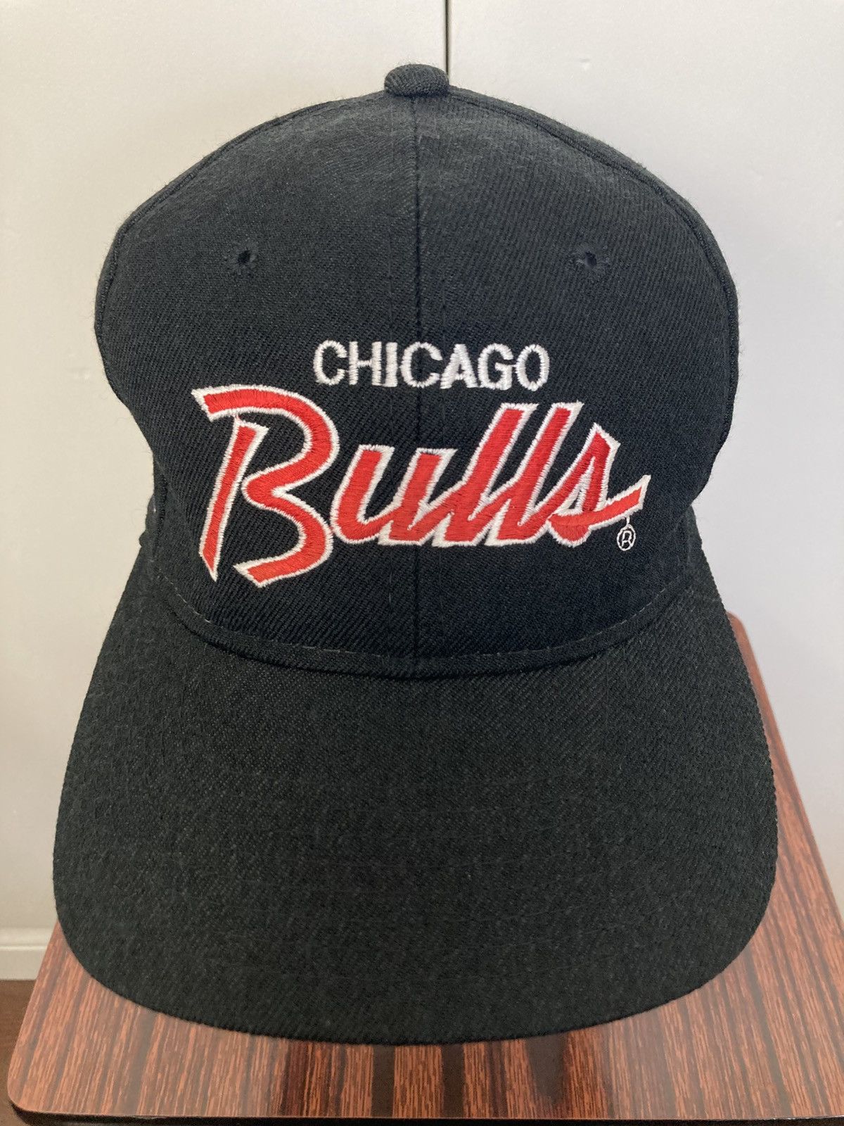 NBA CHICAGO BULLS SPORTS SPECIALTIES SCRIPT SNAPBACK HAT CAP 90S Size ONE SIZE - 4 Thumbnail