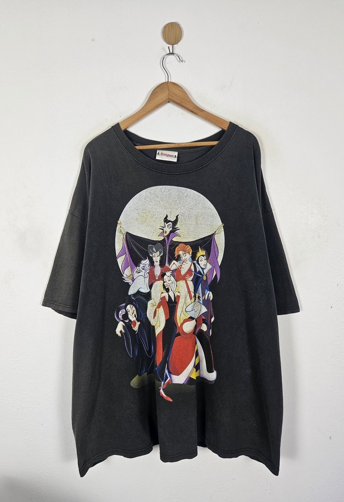 Disney Vintage 1990s Disney Villains Bad Girls Nightmare tee shirt Size US XXL / EU 58 / 5 - 1 Thumbnail
