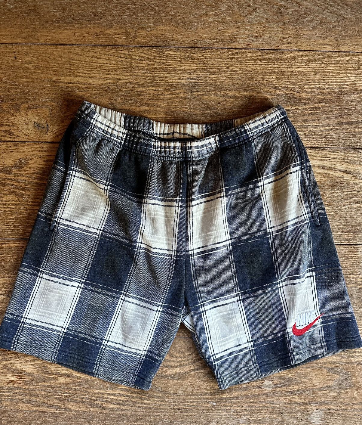 Supreme Supreme Nike Plaid Sweatshorts | Grailed