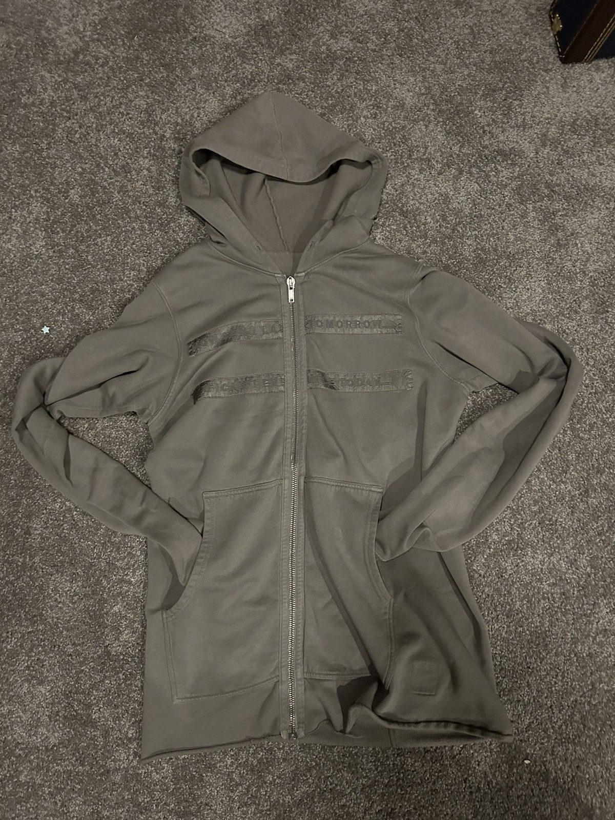 SEES Zip-Up Hoodie – HALFTONES