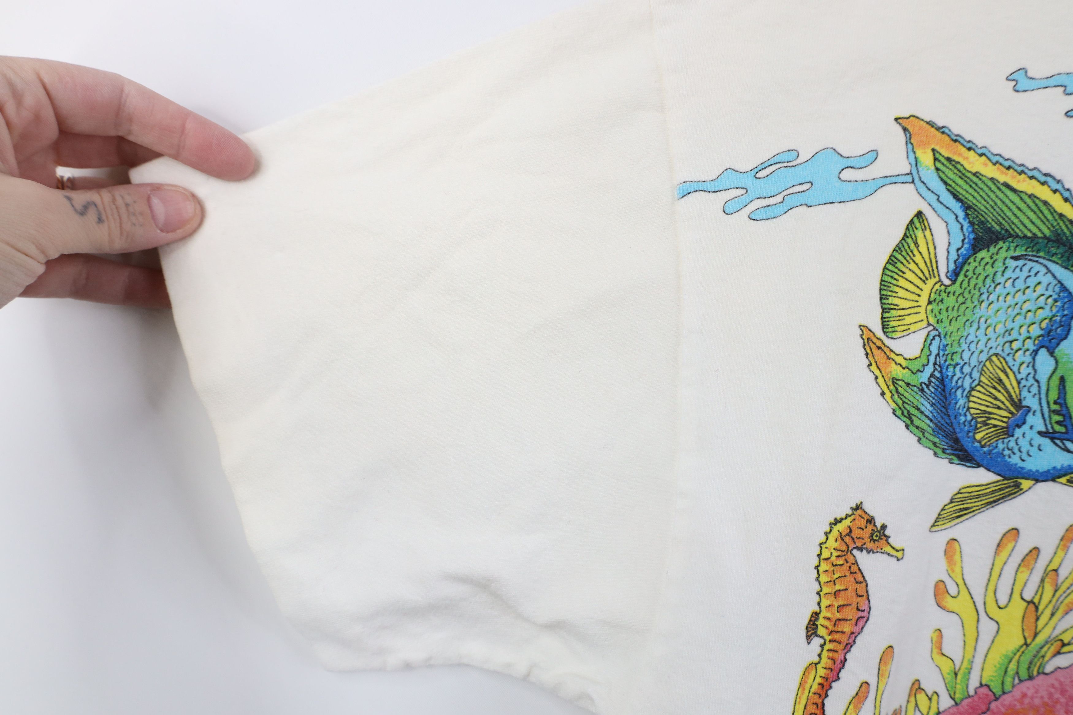 Vintage Vintage 90s Streetwear Cayman Islands Beach Pocket T-Shirt Size ONE SIZE - 12 Thumbnail