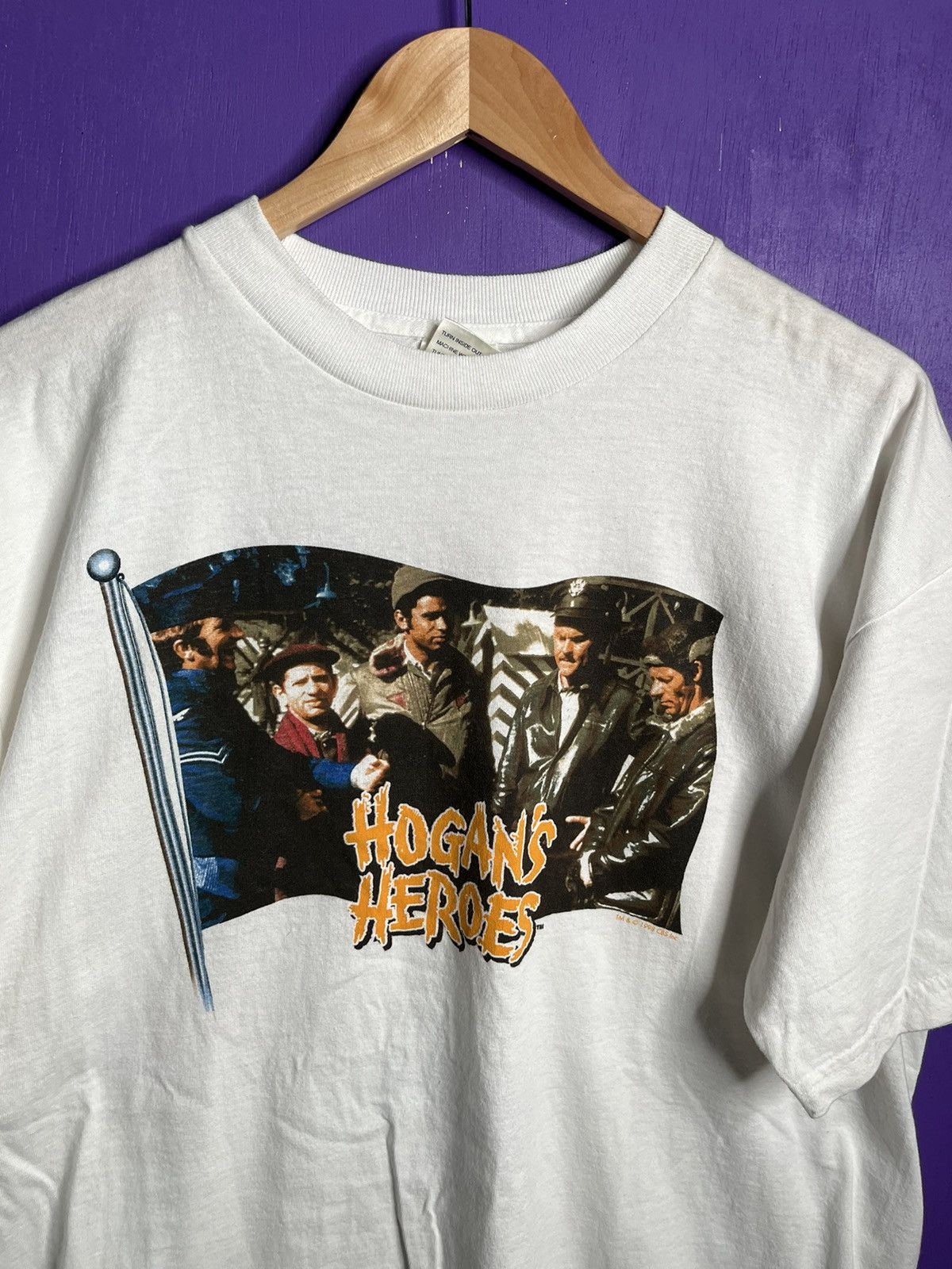 Vintage Vintage 1998 Hogans hero’s movie t-shirt Size US XL / EU 56 / 4 - 3 Thumbnail
