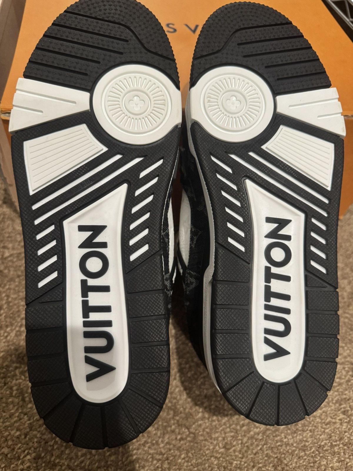 Louis Vuitton LV Trainer Low Monogram Denim Black White Size US 8.5 / EU 41-42 - 5 Thumbnail