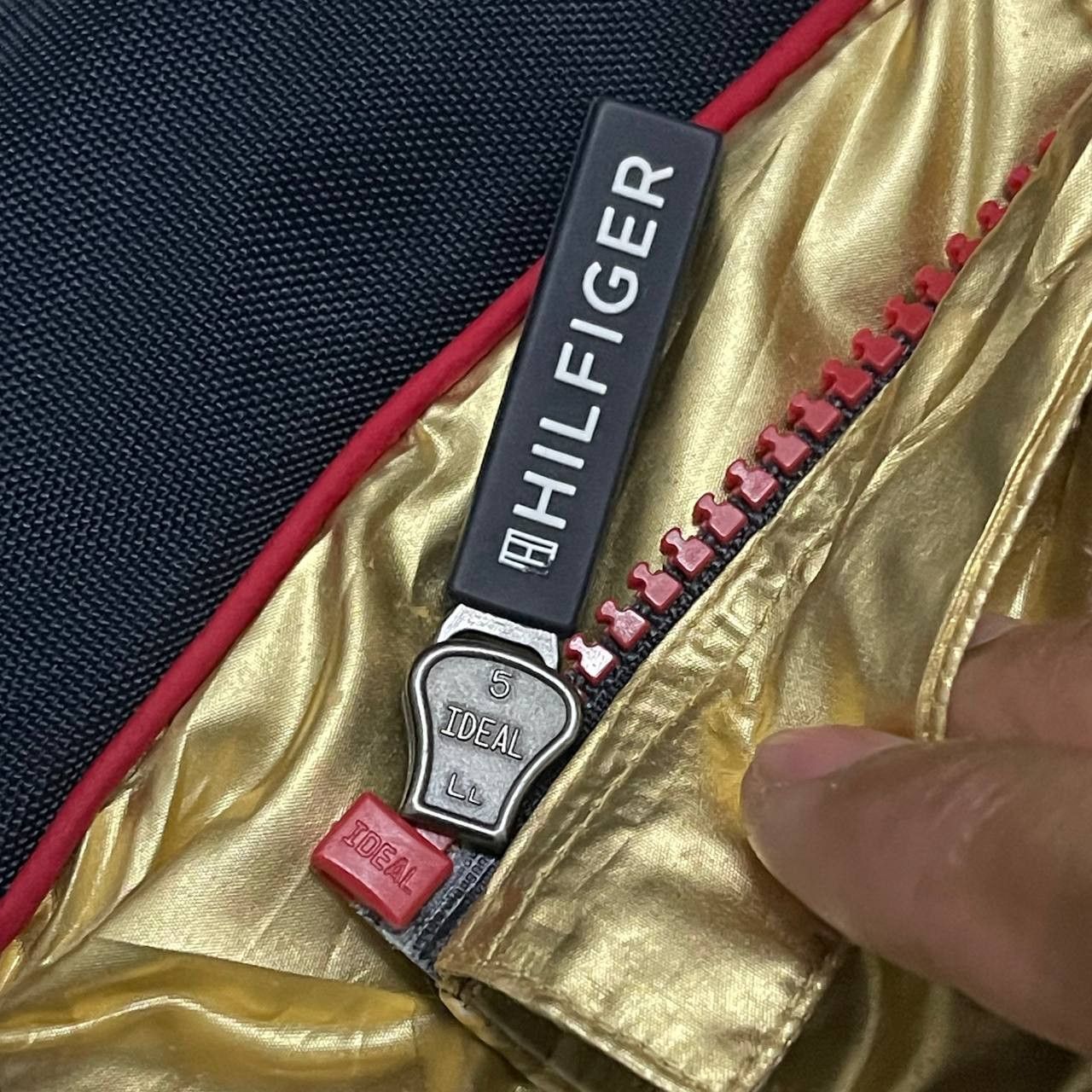 Tommy Hilfiger Vintage Tommy Hillfiger Puffer Down Jacket Gold Size US S / EU 44-46 / 1 - 13 Thumbnail