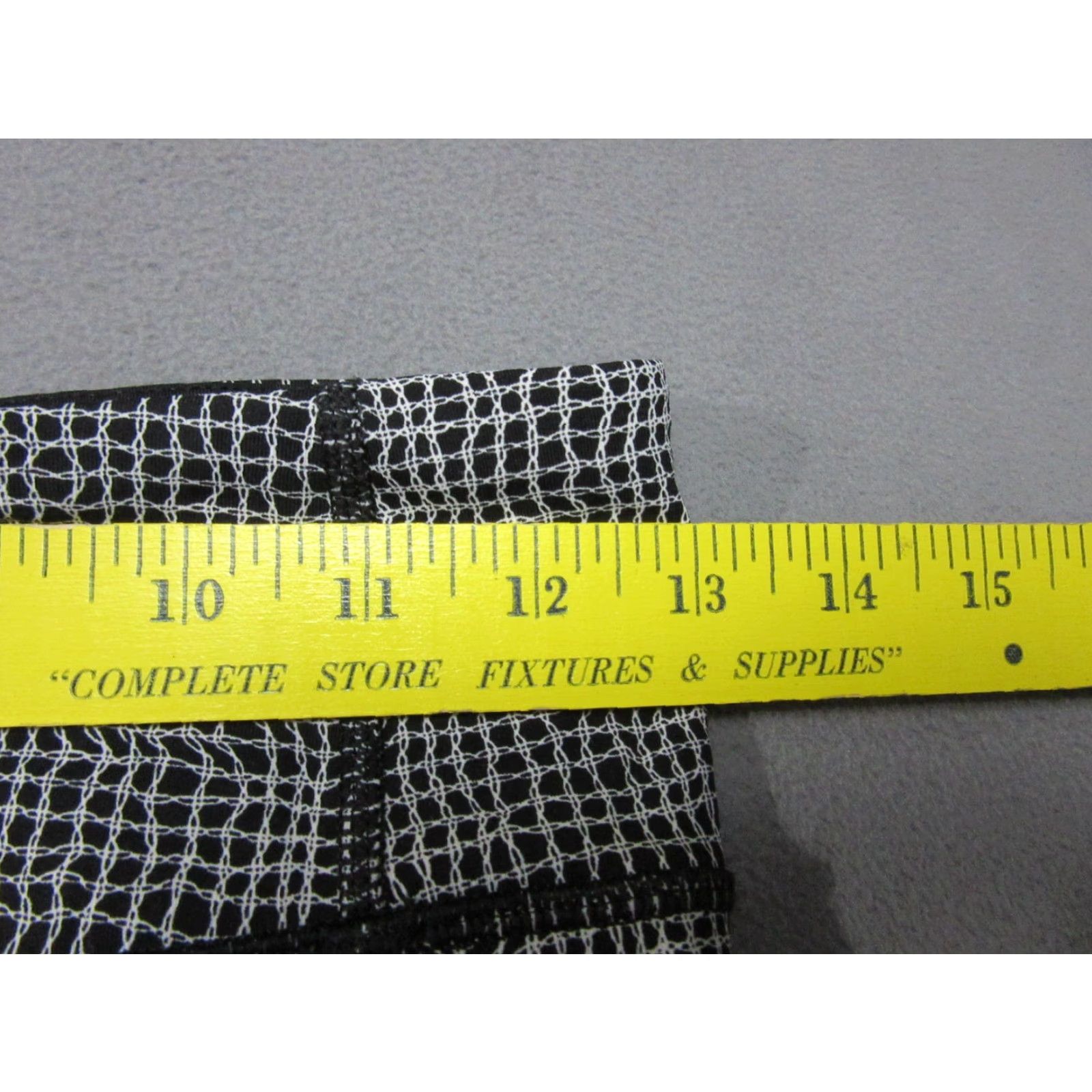 Lululemon Lululemon Leggings Womens 4 Black White Low Rise High Waist Running Gym Wear Shirt? Size 27" / US 4 / IT 40 - 6 Thumbnail