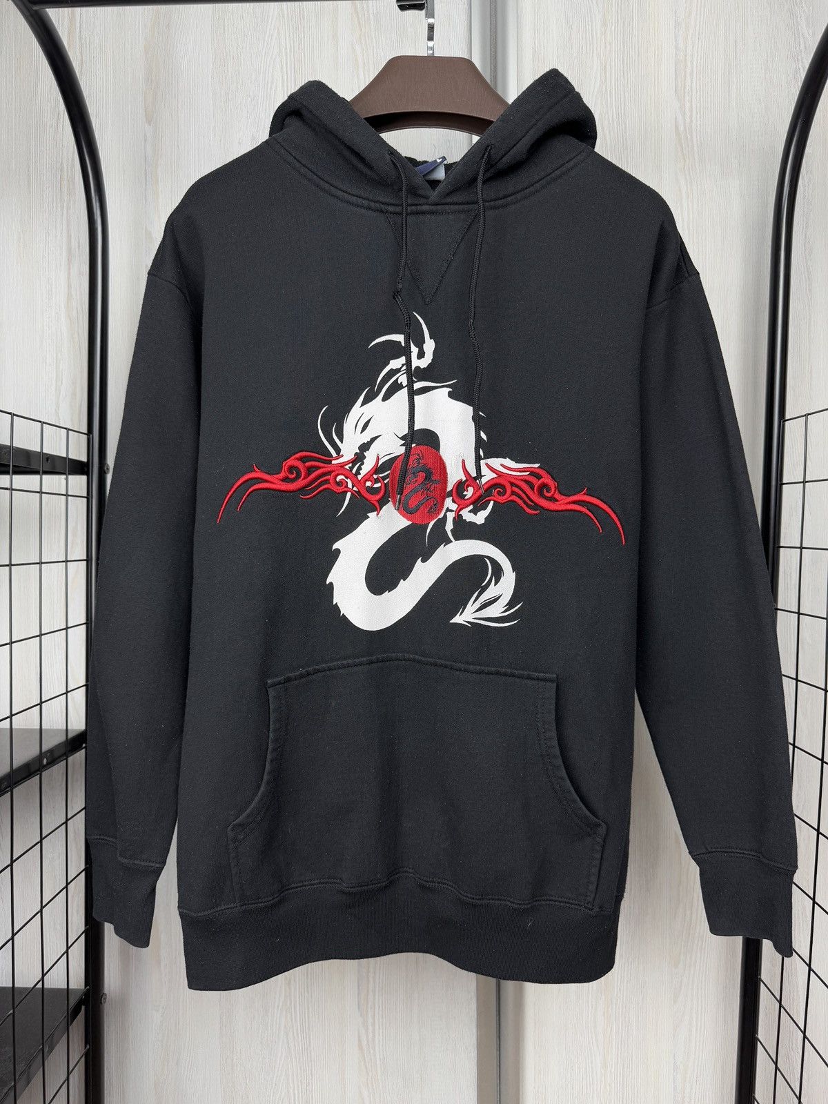 Vintage Vintage Fishbone dragon big logo Y2K faded hoodie Size US L / EU 52-54 / 3 - 2 Thumbnail