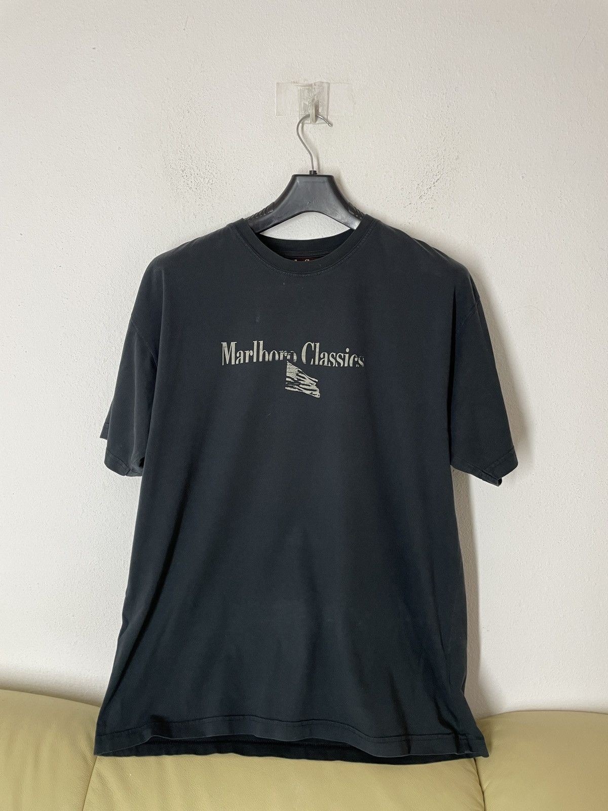 Marlboro Classics Vintage Faded Marlboro clasics T shirt USA Flag tee Size US L / EU 52-54 / 3 - 1 Thumbnail