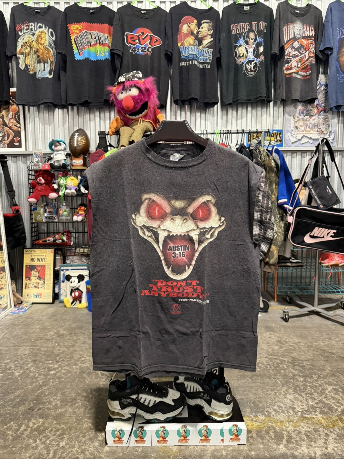 WWF 90s Faded WWF Stone Cold Rattlesnake Cut Off Tee XL Size US XL / EU 56 / 4 - 1 Thumbnail