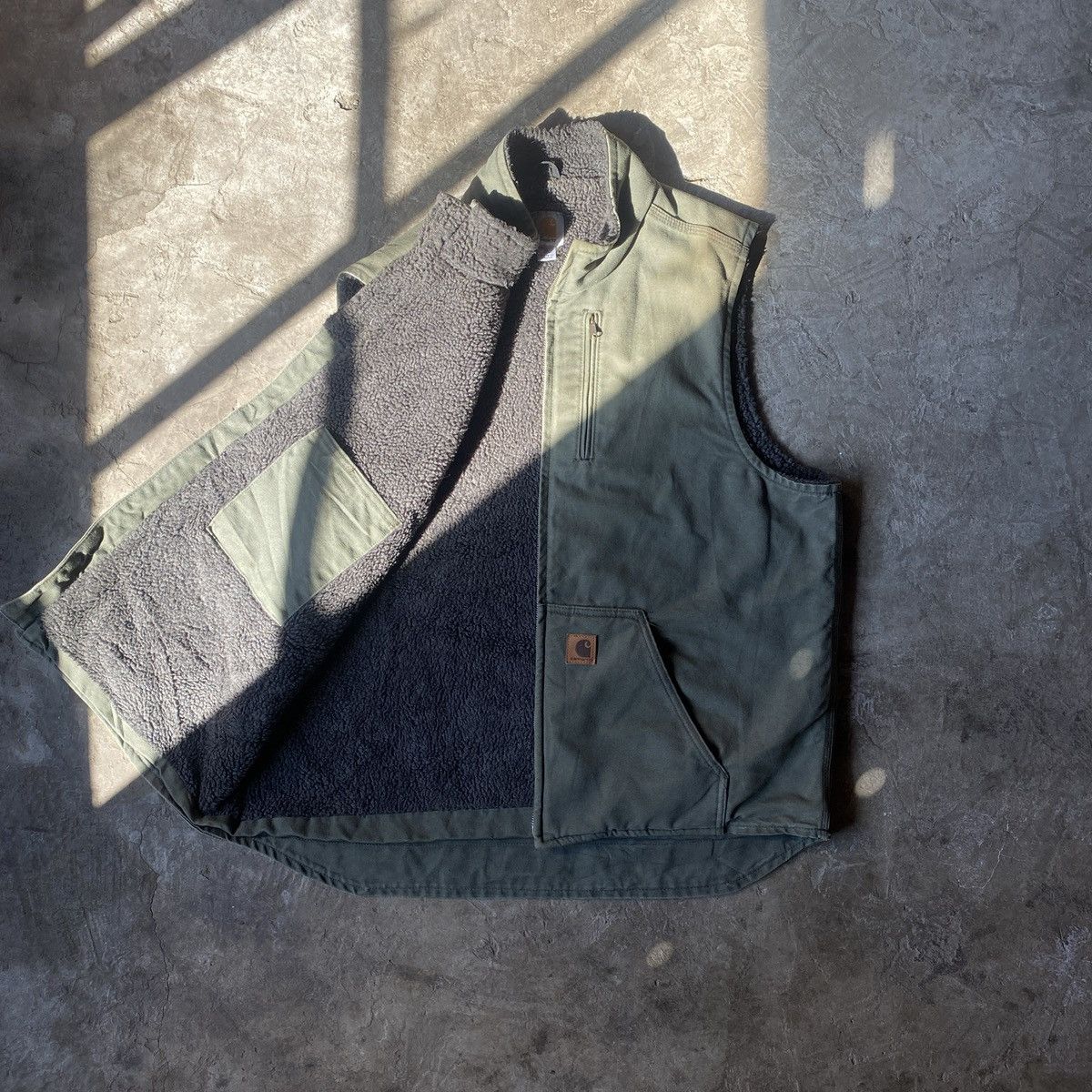 Carhartt Carhartt sherpa vest (green olive)✅🤝🏻 Size US XL / EU 56 / 4 - 7 Thumbnail