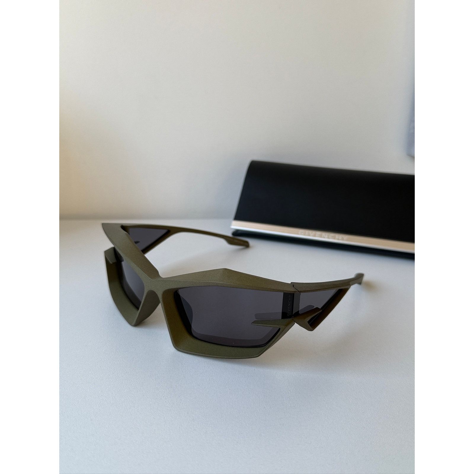 Givenchy NEW Givenchy GV40049U Cut Mask Khaki Green Sunglasses Size ONE SIZE - 3 Thumbnail