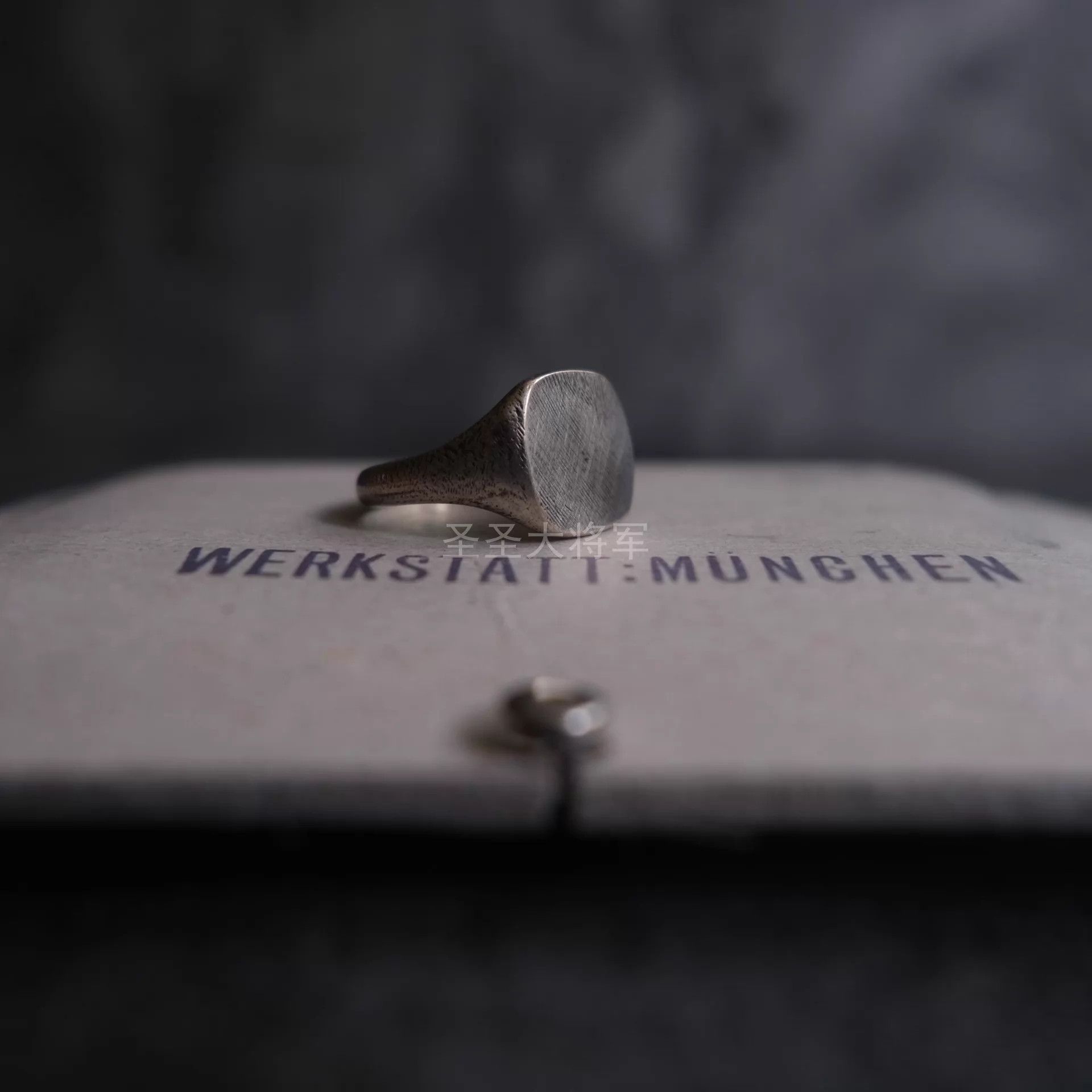 Werkstatt Munchen Werkstatt Munchen M1136 Distressed Sq Stamp Silver Ring M+L Size ONE SIZE - 4 Thumbnail