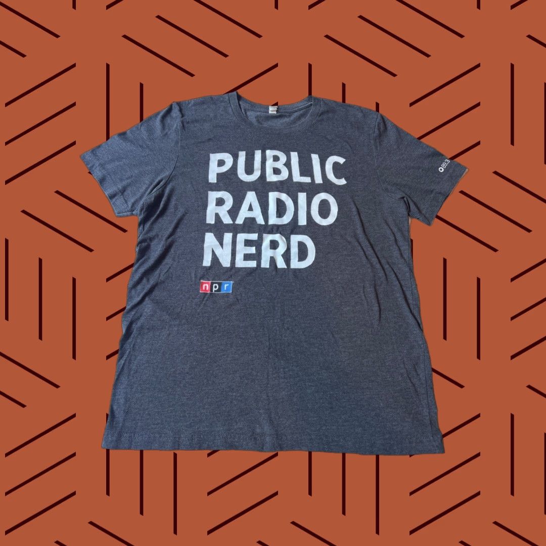 Vintage VINTAGE NPR Public Radio Nerd 89.3 KPCC Shirt Adult Large Gray Nike? Size US L / EU 52-54 / 3 - 1 Thumbnail