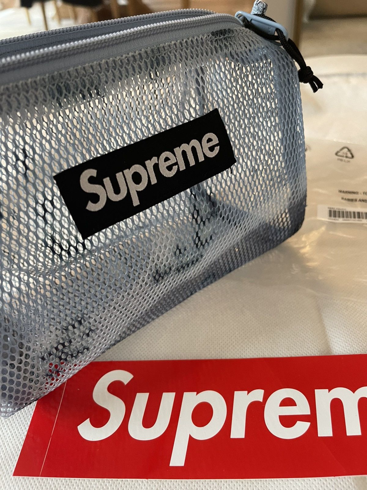 Supreme SUPREME MESH POUCH NWT Size ONE SIZE - 7 Thumbnail