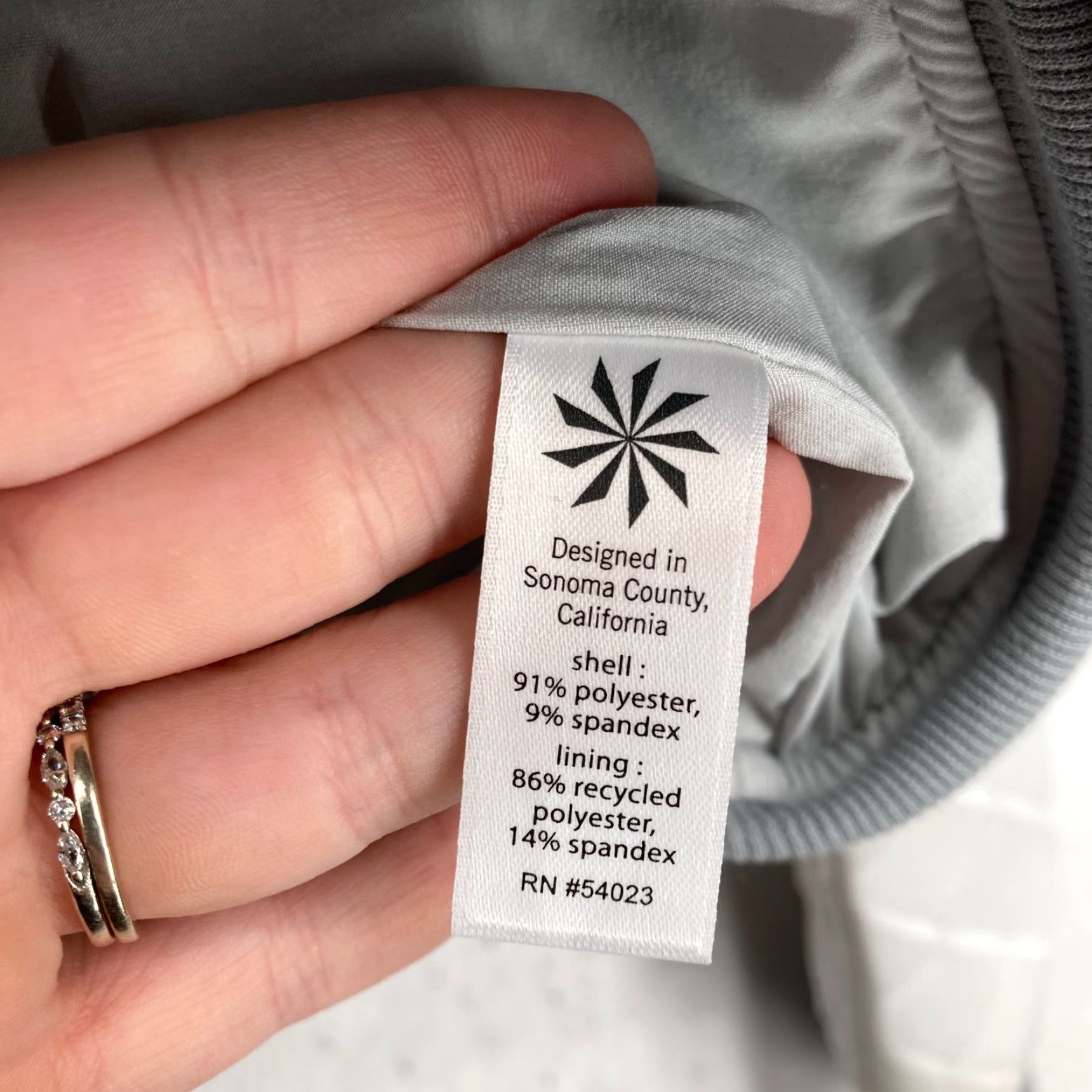 Athleta VINTAGE Athleta Quilted Bomber Jacket Women's XXS White Stretch Full Zip Athleisure Gym Size XXS / US 00 / IT 34 - 5 Thumbnail