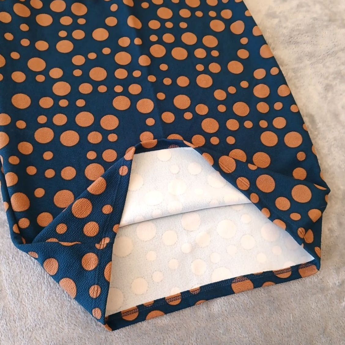Vintage LuLaRoe Skirt Women S Knee Length Blue Polka Dot Pull On Pencil Stretch Knit Polyester Spandex Regular Modern Casual Size 28" / US 6 / IT 42 - 5 Thumbnail