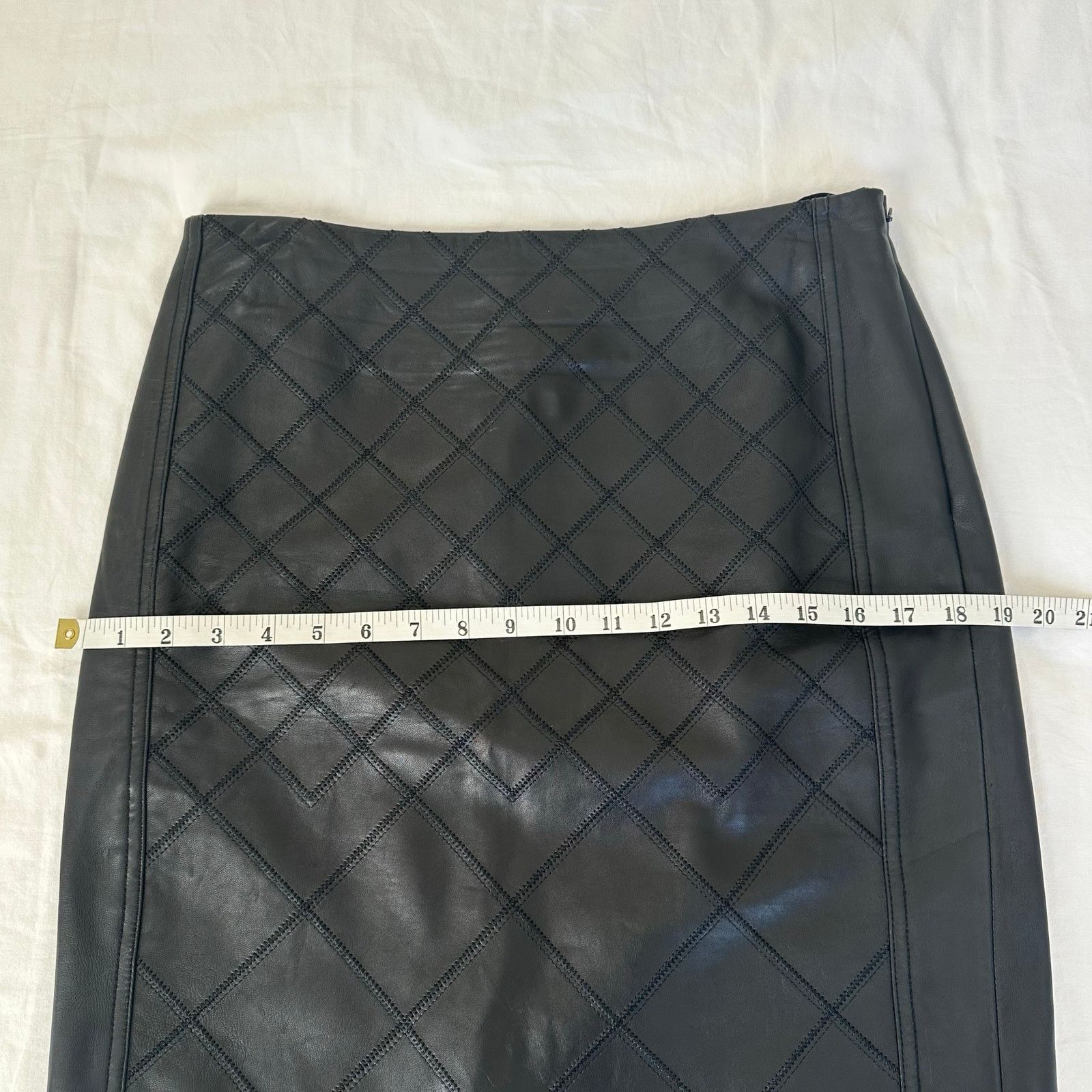 White House Black Market Black Leather Pencil Skirt White House Black Market US8 Size 30" / US 8 / IT 44 - 3 Thumbnail