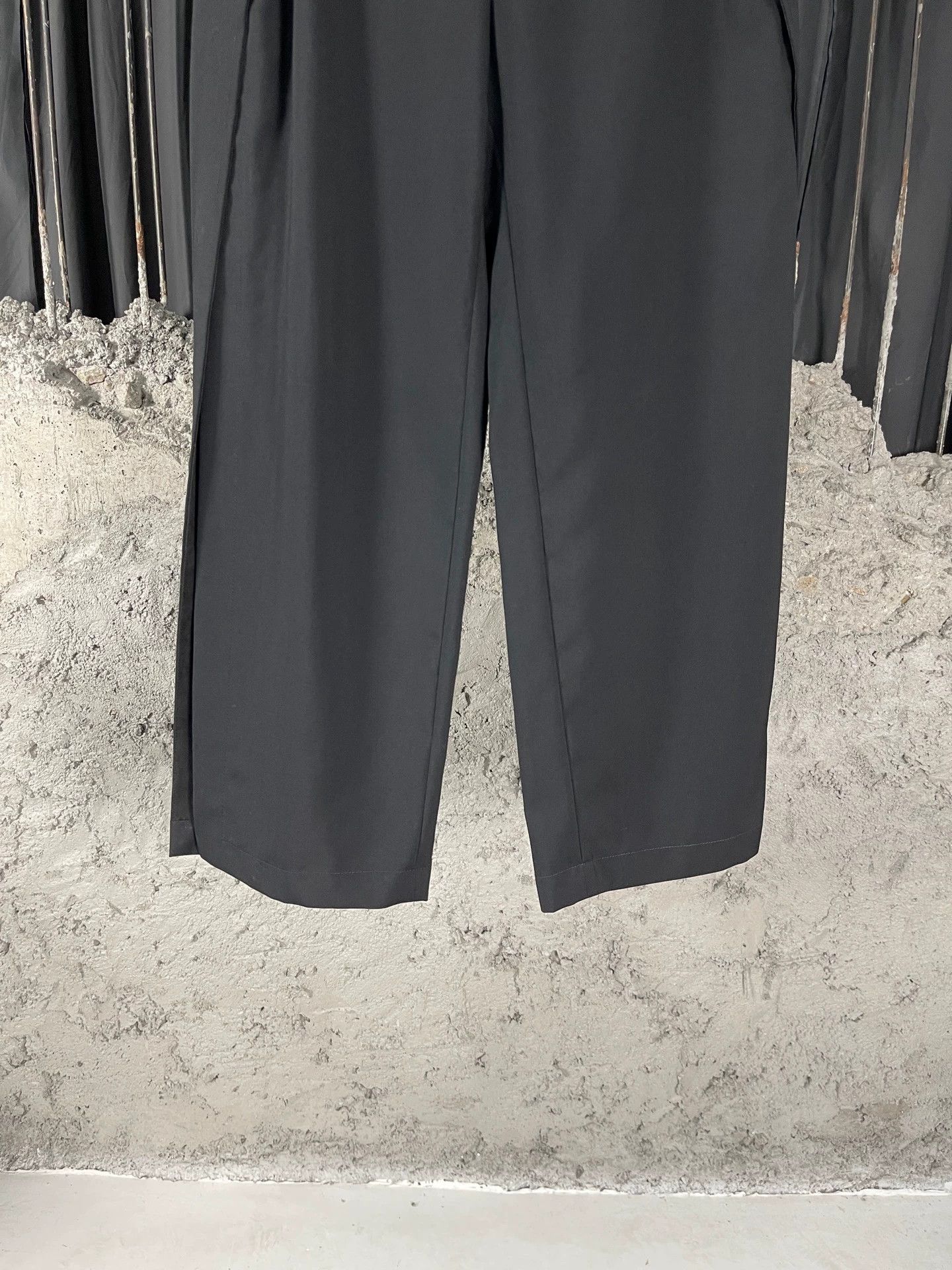 Louis Vuitton LV belted wide leg pants 34 new Size 25" / US 0 / IT 36 - 4 Thumbnail