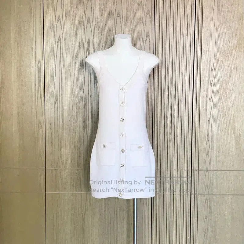Chanel Chanel Sleeveless White Cardigan Dress for Women . Size S / US 4 / IT 40 - 1 Thumbnail