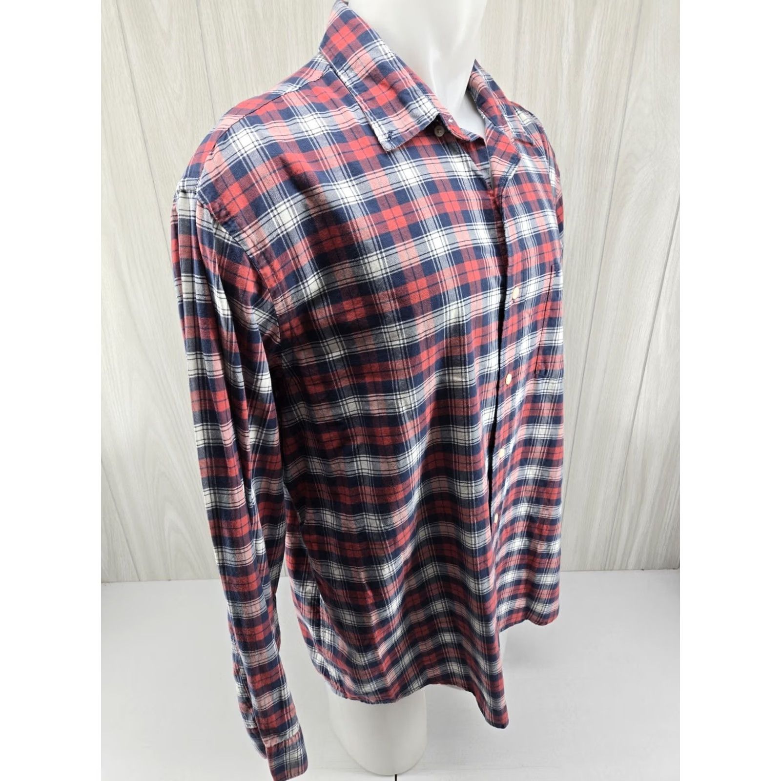 Izod VINTAGE IZOD Saltwater Relaxed Classics Red Plaid L/S Button Down Shirt Mens XL Size US XL / EU 56 / 4 - 7 Thumbnail
