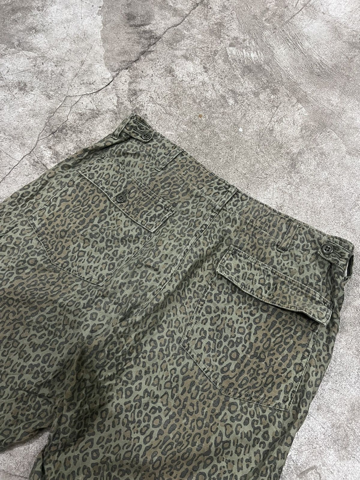 Nepenthes Nephentes By Nephentes (Needles) Leopard Print Shorts Size US 37 - 4 Thumbnail