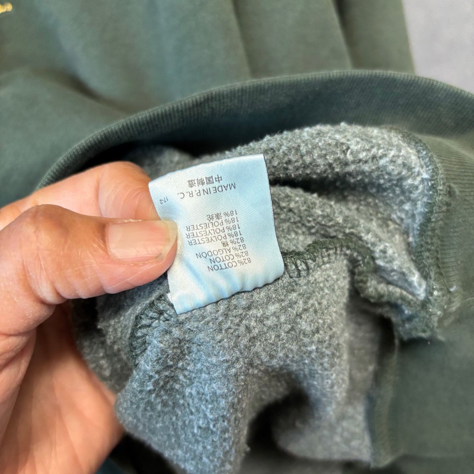 Brandy Melville John Galt Brandy Melville Green Hawaii Oversided Pullover Size ONE SIZE - 8 Thumbnail