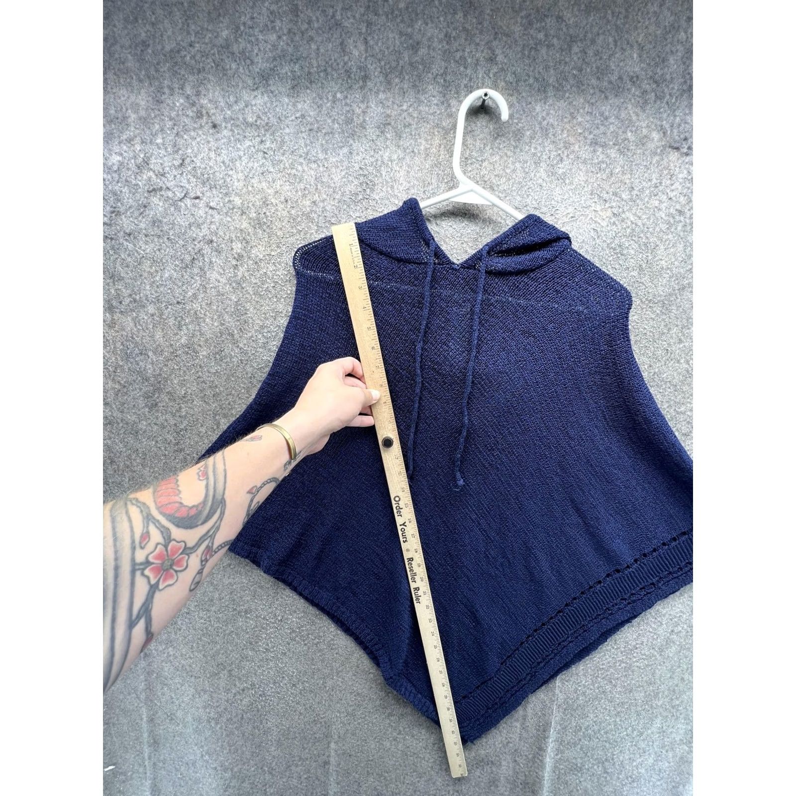 Vintage Chico's Hoodie Cape Womens One Size Blue Lightweight Knit Poncho Sweater Bodice: Sleeveless, V-Neck, Hooded, Solid Knit Pattern Size ONE SIZE - 5 Thumbnail