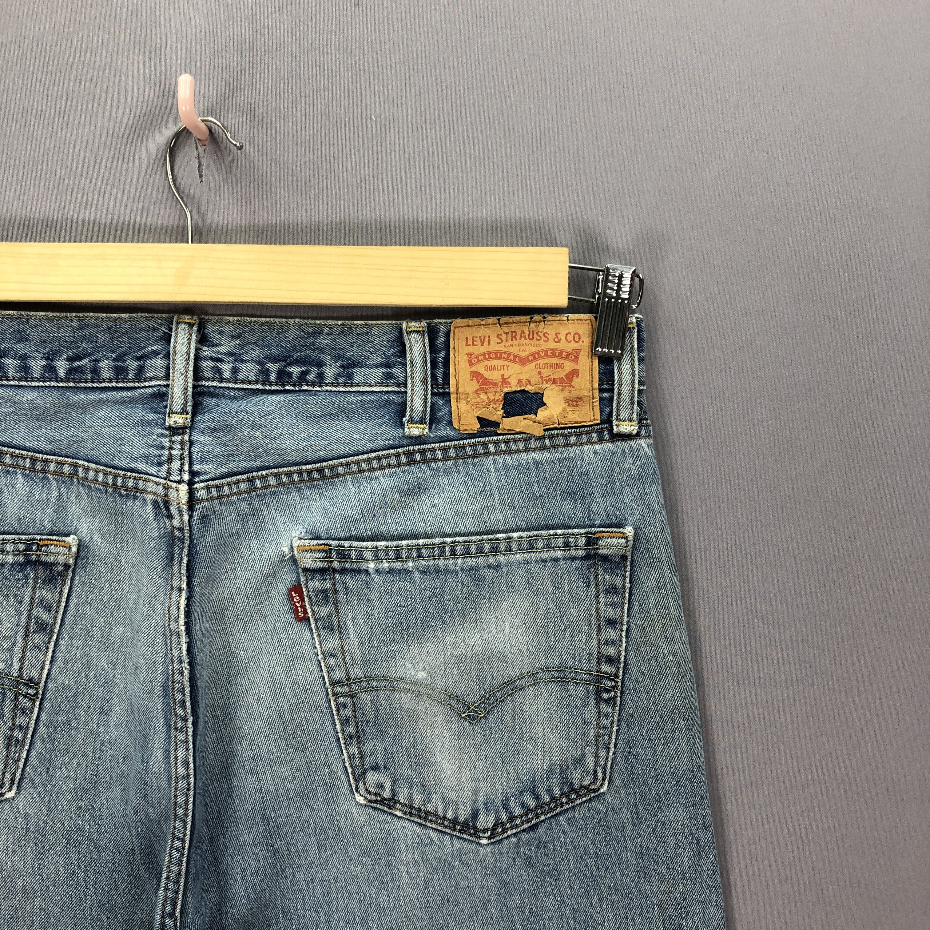 Levi's Vintage Levis 505 Distressed Light Wash Jeans Levi's Denim Size US 36 / EU 52 - 9 Thumbnail